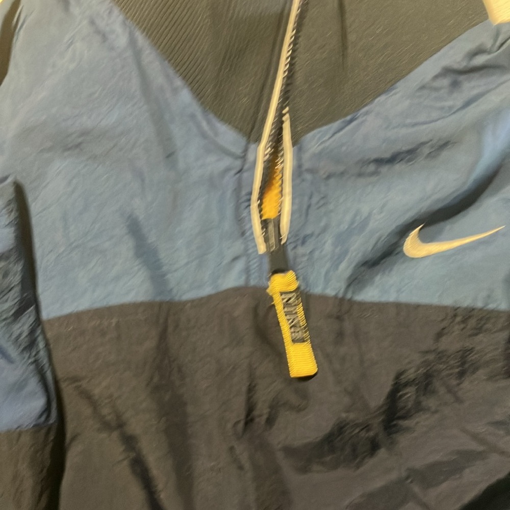 Boys Nike Jacket - Picture 2 of 6